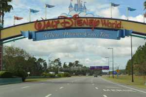 Pros and Cons of Renting a Car at Disney World